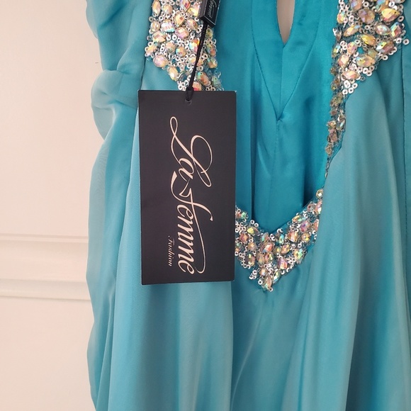 LA Femme Dress - Picture 4 of 5